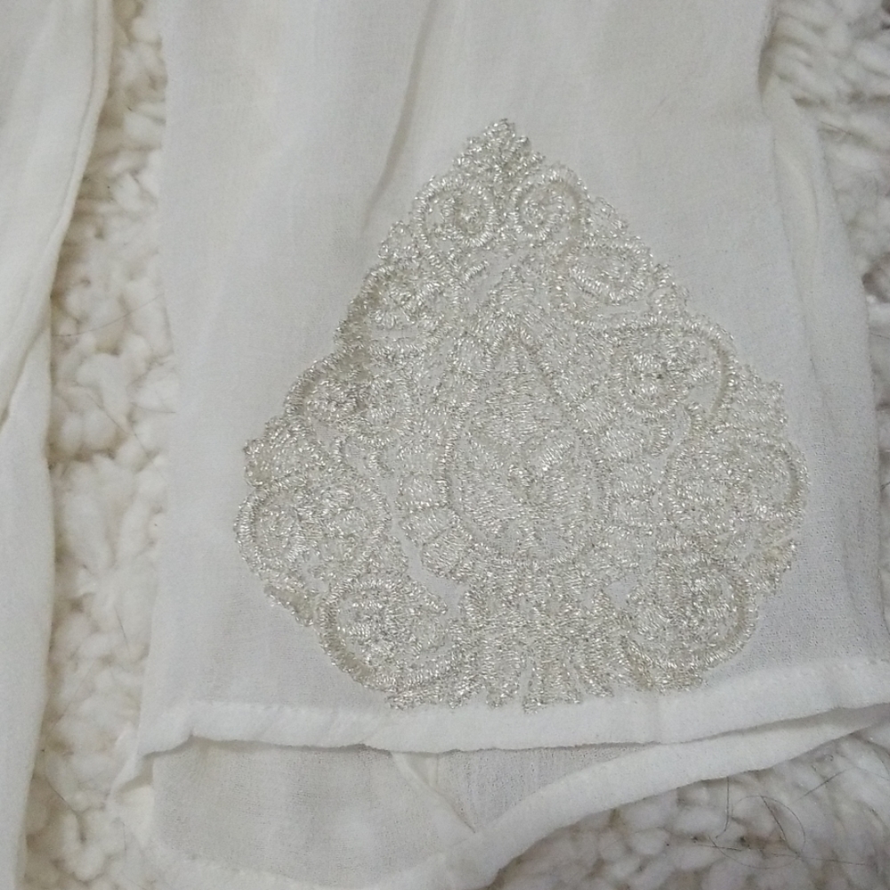 BEAUTIFUL - Chicos Womens Sheer Embroidered Blouse - Picture 6 of 7